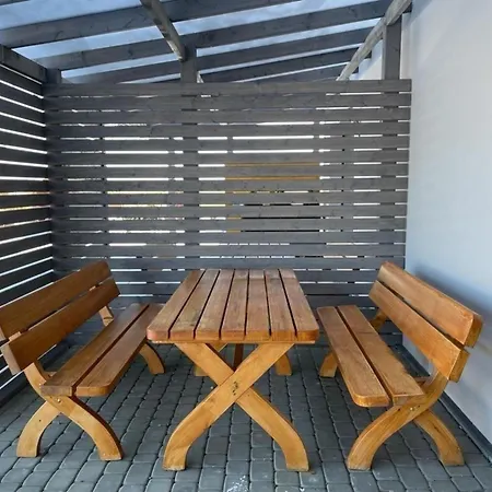 In Gski Mit Terrasse, Garten Und Grill *